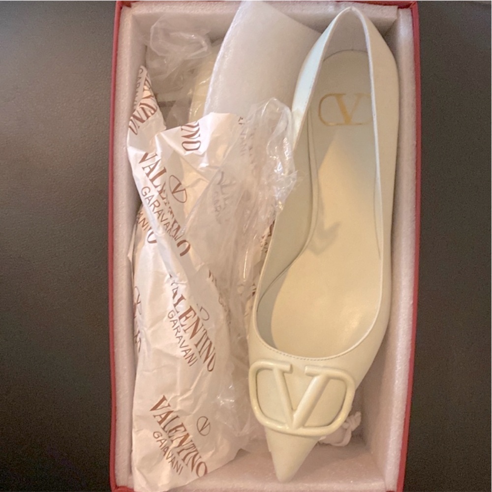 Valentino Garavani Signature VLOGO Pointed Toe 40mm Kitten Heel Pump EU 38 - Picture 7 of 9